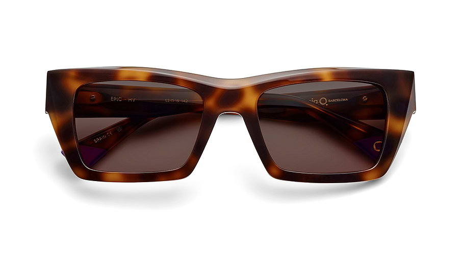 Das Bild zeigt die Sonnenbrille EPIC HV von der Marke Etnia Barcelona in havanna.
